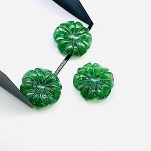 Gema de Cuarzo Verde Tallada a Mano en Forma de Flor de 17 mm, Amuleto de Flor - Product Image 2