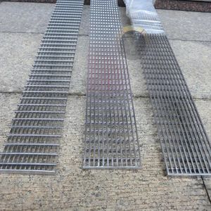 SS 304 piscine Drainage acier inoxydable Wedge fil linéaire grille de vidange - Product Image 5