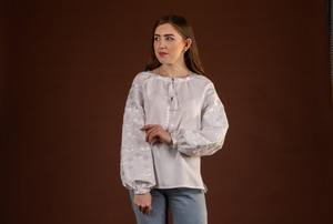 Chemisier brodé ukrainien tendance pour femme, haut décontracté en coton blanc brodé de fleurs, style ukrainien - Product Image 2