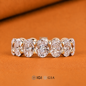 แหวนเพชรทรงรีแบบ Eternity Band, แหวนแต่งงานแบบ Eternity Band ตัวเรือนแบบ Shared Prong, แหวนเพชรเพาะเลี้ยงสำหรับโอกาสครบรอบสำหรับเธอ, สวมใส่สบายทุกวัน - Product Image 1