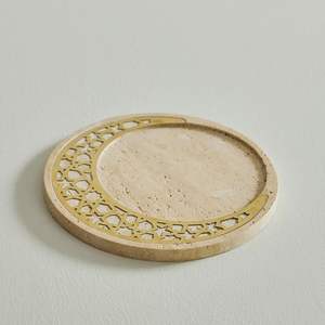 Plateau de service en bois brun écologique, peint à la main, design bohème rond, pour cadeaux et décoration de table, fabriqué au Vietnam - Product Image 3