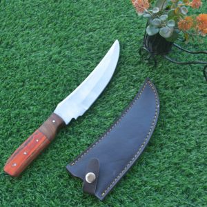 Cuchillo de Caza Galway Grove Hecho a Mano en Acero de Damasco, Punta de Clip, Borde Plano, Mango de Madera de 13 Pulgadas, Funda de Cuero Fino de Grado Industrial - Product Image 1
