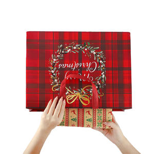 Sacs cadeaux de Noël non tissés de 16 tailles assorties Pack gratuit personnalisé de sacs sur le thème de Noël - Product Image 3