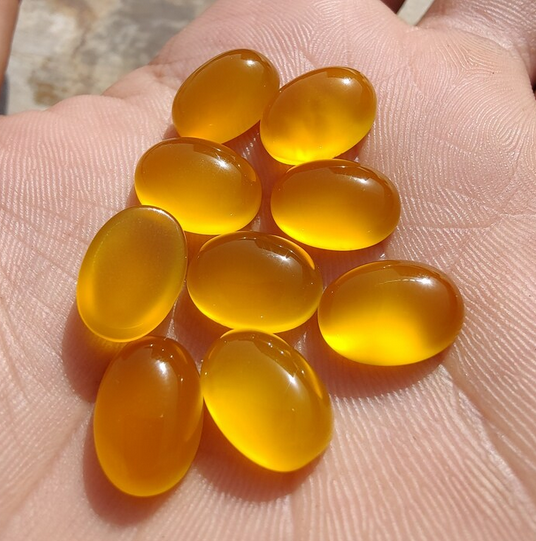 สีเหลือง