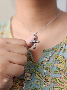 Colgante de Cruz de Plata de Ley 925, Dije de Plata Ligera, Calidad Extrema, 3.9 CM, para Todas las Ocasiones - Product Image 2