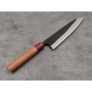 Cuchillo de Chef Gyuto Hecho a Mano, el Caballo de Trabajo de Acero al Carbono Japonés para Cocinas Profesionales y Domésticas - Product Image 1