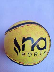 Sliotars de match de hurling de qualité supérieure GAA Standard Hurling Centre de balle de match officiel Noyau en PU/noyau en liège - Product Image 1