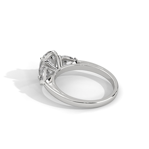 แหวนเพชรทรงรี 2 กะรัต ทำมือจากทอง 14K เพชรเลี้ยงในห้องปฏิบัติการ แหวนหมั้น/แต่งงานแบบ 3 เม็ด สั่งทำได้ พร้อมใบรับรอง IGI สไตล์คลาสสิกสำหรับงานปาร์ตี้ - Product Image 4