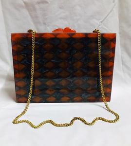 Bolso de mano de resina para mujer de diseñador hecho a mano 100%, bolso de mano con correa de cadena, cierre de solapa, fiestas de bodas, rentable y elegante - Product Image 1