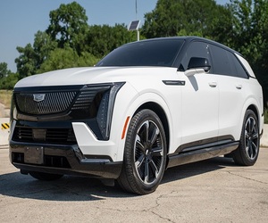 Offre Spéciale : Cadillac Escalade Iq Sport 2025 d'occasion – Prêt à être expédié - Product Image 1