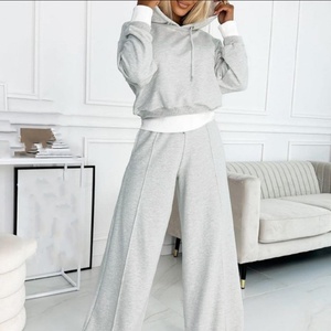 Ensemble de vêtements pour femmes Jogging et pantalon de survêtement Crop top Hoodie Ensemble Taille haute Pantalons larges Pantalons évasés Ensemble 2 pièces pour femmes - Product Image 5