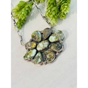 Collier en argent sterling et variscite palomino fait main du sud-ouest avec grappe de fleurs - Product Image 4