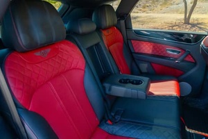 2018 Bentley Bentayga W12 Signature Edition listo para enviar - Product Image 3