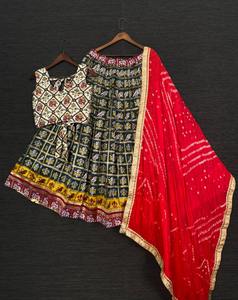 Nouvel arrivage de styliste tendance 2022, meilleure qualité, vêtements de fête Navratri, Jequard Patola Lehenga avec Bandhej dupata pur - Product Image 2