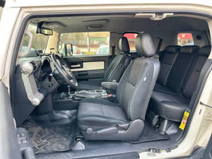 Voiture d'occasion de qualité abordable, Toyota FJ Cruiser 2010, conduite à gauche - Product Image 2