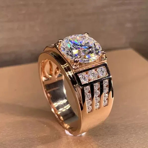 Anillos de Compromiso para Hombre de Plata de Ley 925, Venta Caliente, con Diamante Moissanita Solitario VVS Brillante, Chapado en Oro y Rodio, Estilo Rapero Personalizado - Product Image 1