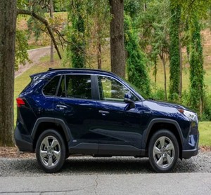 Recién utilizado para Toyota RAV4 Hybrid SUV AWD con 4 puertas de cuero Dirección cámara trasera izquierda y a la venta - Product Image 1