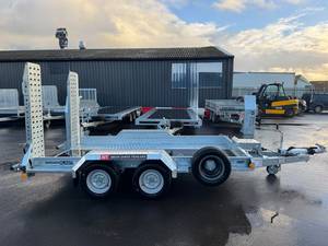 Remorque porte-palplanches Digger Plant 543 3.5T à double essieu, plateau 3.2m x 1.7m, roues de 12 pouces et rampes arrière réglables à haute adhérence pour le transport - Product Image 1