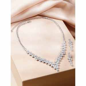 Conjunto de Collar en Forma de V con Circonita Cúbica y Cristal Chapado en Rodio, Cinta Blanca, Joyería Fina Hecha en India - Product Image 4