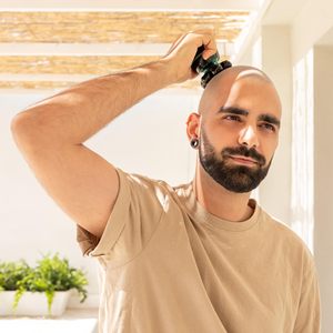 Rasoir électrique flottant à 7 lames, étanche IPX7, autonomie de 60 minutes, nettoyage facile avec base de charge et affichage, pour usage corporel - Product Image 2