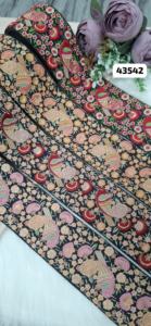 Hecho a medida en tela de base negra en hilo multicolor trabajo en bordado de pájaros para prendas y fines de reventa. - Product Image 3