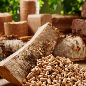 Granulés de bois de biomasse industrielle en vrac avec faible teneur en cendres et valeur thermique élevée, parfaits pour la production d'électricité et le chauffage - Product Image 3