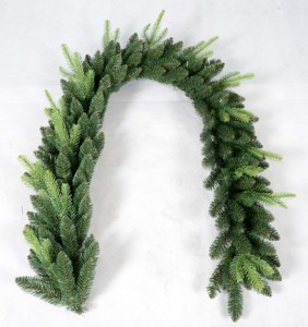 Guirnalda Navideña Decorada con Adornos y Piñas – Guirnalda Artificial Festiva para Decoración del Hogar y Comercios - Product Image 1