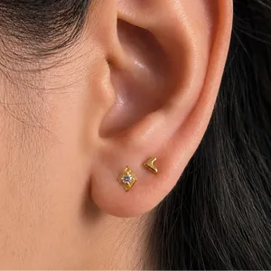 ชุดต่างหูเพชรทองคำ 18K - Product Image 2