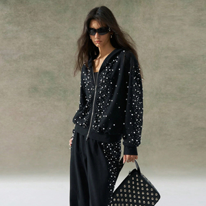 Sweat à capuche oversize confortable avec strass pour femme, en molleton de coton doux, chaud, respirant, streetwear tendance, broderie vintage, veste à patch - Product Image 2