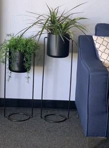 Maceta negra de lujo de metal de alta calidad con soporte Fr Home & Garden Decor de India - Product Image 6