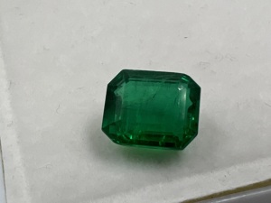 Vivid <b>Green</b> Color Premium Grade Superior Quality Untreated Natural Zambian Emerald Cut 5.53 Carats for High End Jewelry Usage - Product Image 3
