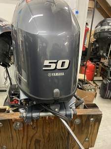 Moteur hors-bord industriel OEM d'occasion 2013, 50 CV, 4 temps, EFI, arbre long, télécommande, 312 heures, garantie 3 ans - Product Image 2