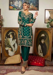 Élégante belle robe Kurta et Salwar brodée avec perles Dabka et ornements de pierre pour mariage et fête 2025 - Product Image 2