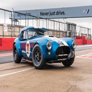 Voiture de course AC Cobra légère FIA 1965 d'occasion, conduite à gauche/droite - Product Image 1