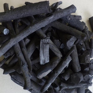 Charbon noir pour barbecue grill et chicha, pour Shisha hookah et gril, à bas prix, haute qualité du fabrication du Vietnam, 4 pièces - Product Image 4