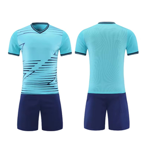 Uniforme de fútbol transpirable multicolor personalizado con logotipo impresión por sublimación uniforme de fútbol de invierno OEM - Product Image 2