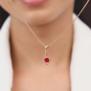 Giva สร้อยโรสโกลด์ทันสมัยพร้อมจี้ห้อยคอสเตนเลสสตีลน่ารักพร้อมจี้ห้อยคอและไข่มุกสำหรับเป็นของขวัญ - Product Image 5