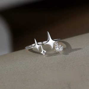 Anillo de circón de estrella de cuatro puntas, joyería minimalista de Plata de Ley 925 para niñas - Product Image 2