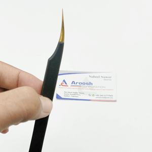 Pince à épiler d'isolation professionnelle pointe dorée couleur noire logo personnalisé en acier inoxydable de haute qualité pour l'extension de cils durable - Product Image 1