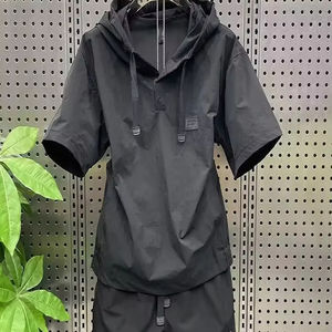 Conjuntos de camisetas con capucha de algodón orgánico 100%, conjunto de camisa de pantalones cortos Premium informales personalizados, conjunto de pantalones cortos con estilo de alta calidad para hombres - Product Image 1