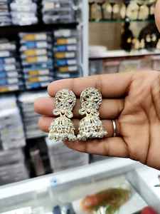 ต่างหูชุบทองสไตล์ดั้งเดิมของผู้หญิงดีไซน์สวยงามหินลูกปัดเงาไข่มุกเครื่องประดับแฟชั่นโลหะผสมสังกะสีขายส่ง - Product Image 2