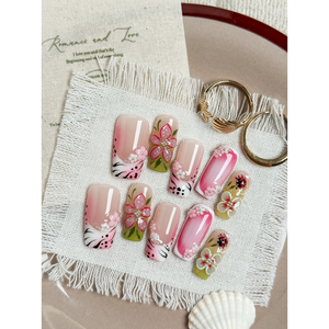 Autocollant pour ongles Petal Meadow Press-on, autocollant chic pour nail art, pour une manucure élégante - Product Image 3