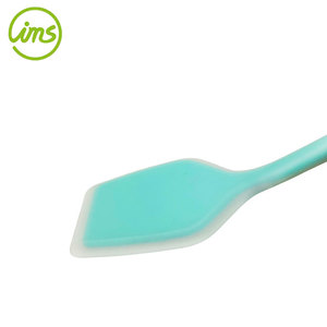 Spatule de cuisson en silicone solide résistant à la chaleur - Product Image 3