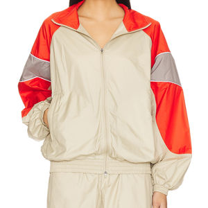 Conjunto Deportivo de Dos Piezas con Chaqueta Cortavientos de Nailon Personalizada, Chaqueta Deportiva con Cremallera para Mujer - Product Image 6