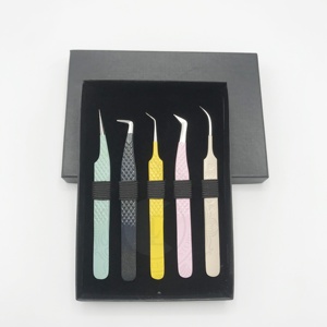 Pince à épiler à pointe argentée avec logo personnalisé de qualité supérieure pince à épiler en acier inoxydable avec revêtement en poudre multiple - Product Image 1