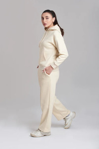 Conjunto de chándal de 2 piezas de gran tamaño para mujer Beige personalizado de calidad superior Sudadera con capucha y pantalones de chándal Conjunto de chándal de 2 piezas de longitud completa para mujer - Product Image 4