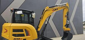 Excavatrice UHI SE58SR de 5,8 tonnes, 47 ch Kubota, 5 accessoires gratuits inclus. Attelage rapide hydraulique - Product Image 2