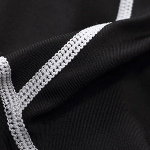 Camiseta de compresión ligera Rash Guard para hombre de último estilo, entrenamiento de gimnasio, logotipo personalizado OEM - Product Image 3