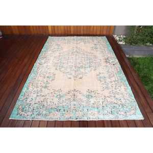 Alfombra Turca Vintage de 5.4x8.4 pies, Alfombra Azul con Diseño de Patchwork - Product Image 1
