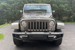 สภาพดีเยี่ยม รถจี๊ป แรงเลอร์ อันลิมิเต็ด โกลเด้น อีเกิล 4x4 ปี 2018 มือสอง - Product Image 4